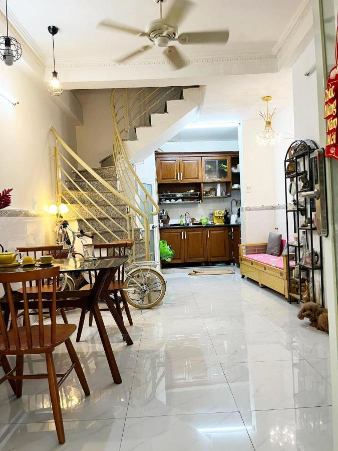Homestay Ms. Hoa Hô Chi Minh-Ville Extérieur photo